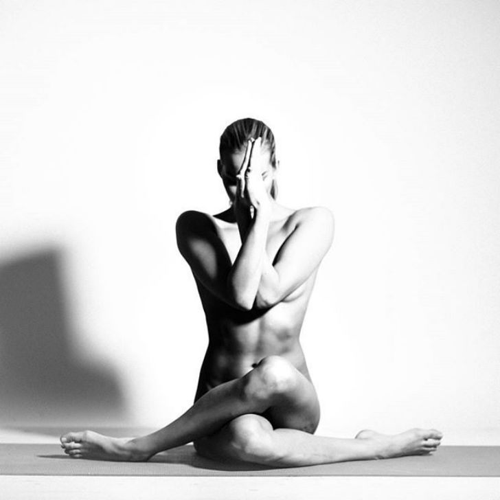 Nude_Yoga_Girl_woman18-2.jpg