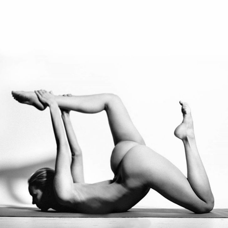 Nude_Yoga_Girl_woman20-2.jpg