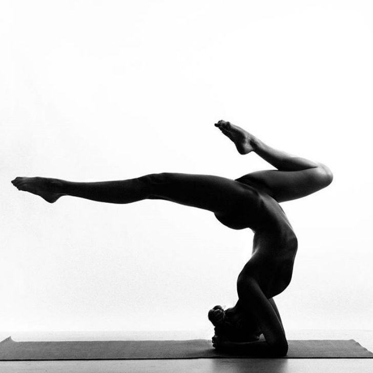 Nude_Yoga_Girl_woman26-2.jpg