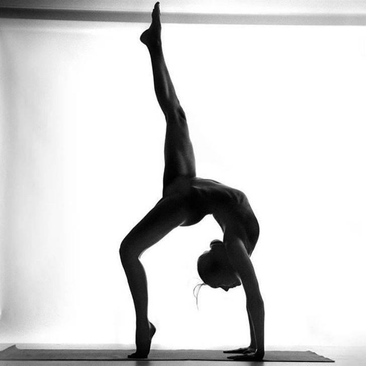 Nude_Yoga_Girl_woman29-2.jpg