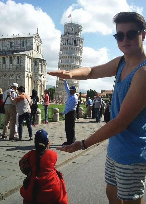 funny-tourist-photos-leaning-tower-of-pisa-14-5971f5eb181cf__605.jpg