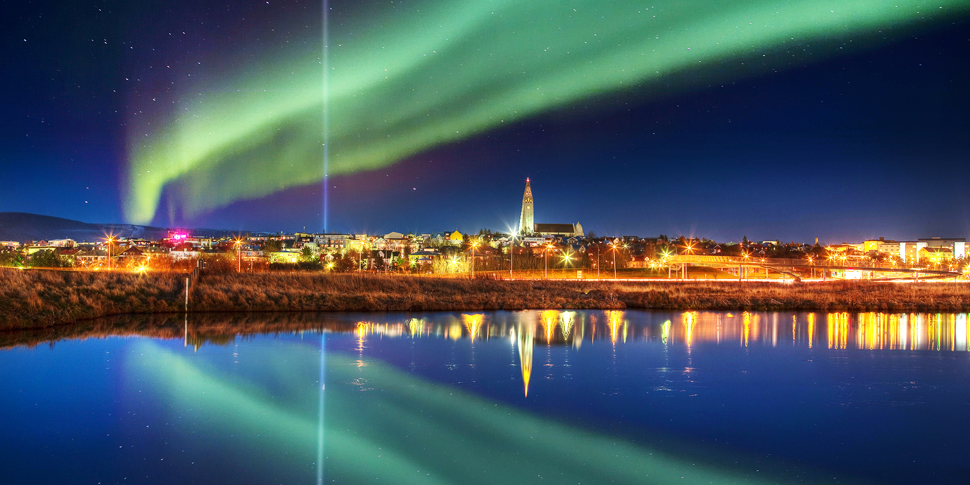 tzoo.blog_.northern_lights_reykjavik.031815.jpg