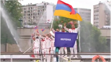  Հայաստանի օլիմպիական պատվիրակության դրոշակակիրները եղել են Դավիթ Չալո...
