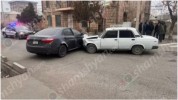 Արտաշատում բախվել են «ՎԱԶ 2107»-ն ու «Toyota Corolla»-ն. կա վիրավոր